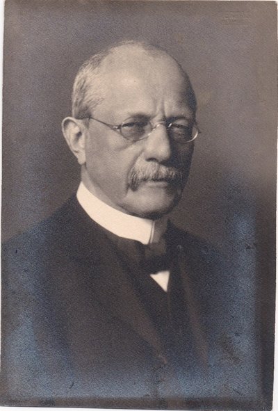 Portraitphoto von Carl Thieme